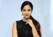 poojitha ponnada|Pujita Ponnada Age, Family, Husband, Movies,。